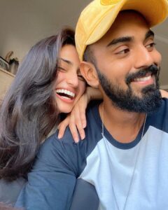 Athiya Shetty Instagram - happy birthday, my person 🤍 @rahulkl