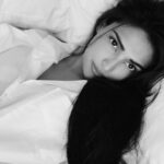 Athiya Shetty Instagram - ready to go...nowhere 🙂