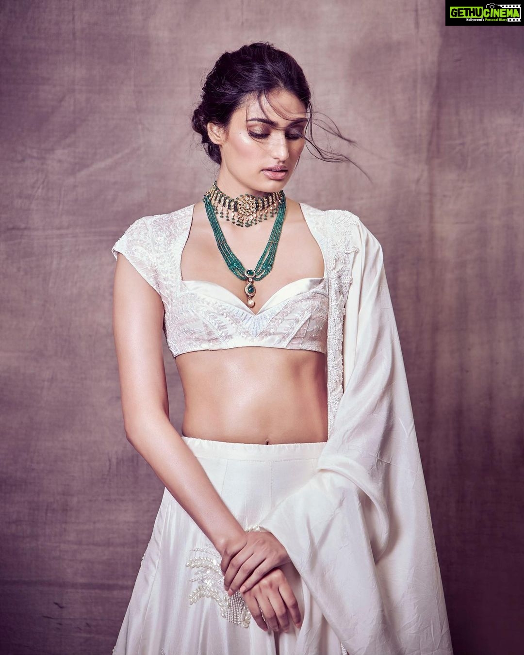 Athiya Shetty Instagram - 🤍 #anissamaangayi
