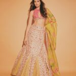 Athiya Shetty Instagram – 🦩🌻🍬🍯🌶🍨 @mrunaliniraodesign for @lakmefashionwk