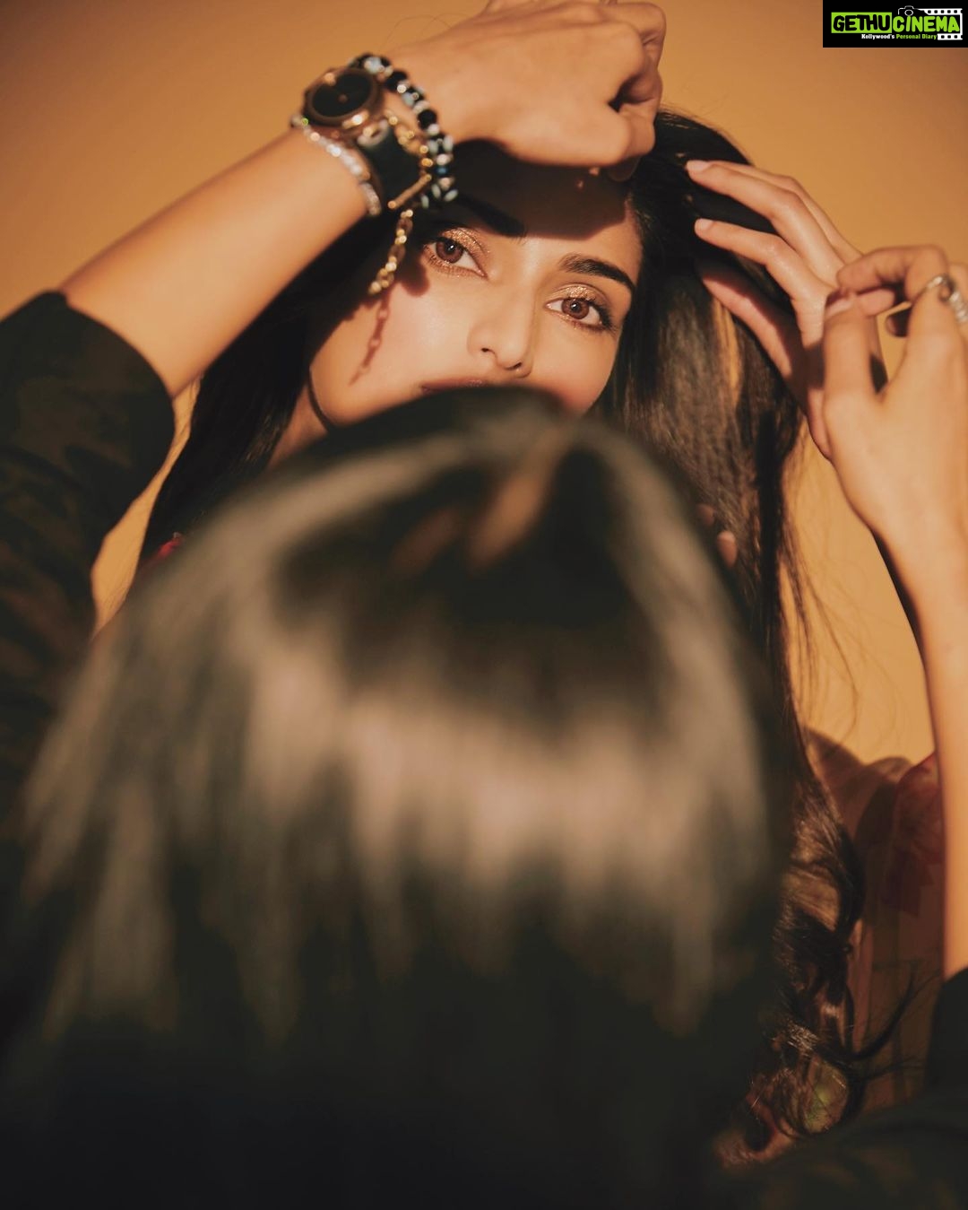 Athiya Shetty Instagram - π¦©π»π¬π―πΆπ¨ @mrunaliniraodesign for @lakmefashionwk