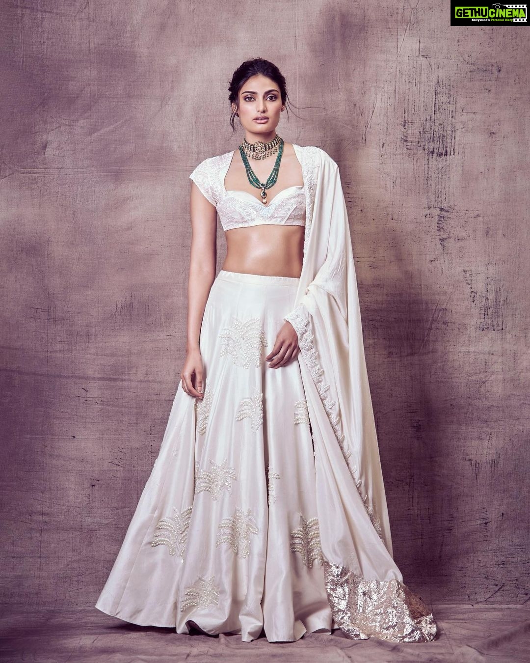 Athiya Shetty Instagram - 🤍 #anissamaangayi