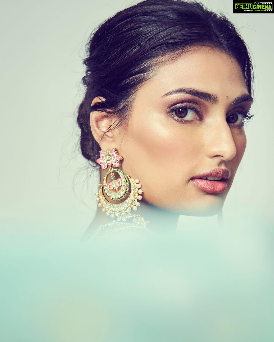 Athiya Shetty Instagram - Shaadi SZN 🧚🏼✨💗