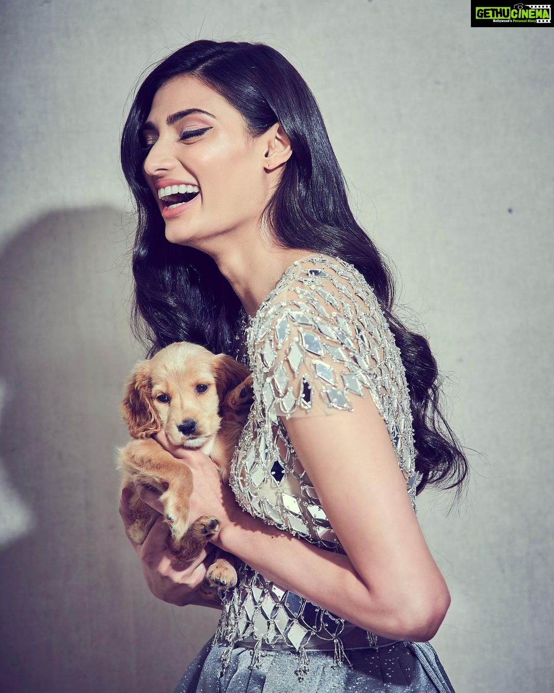 Athiya Shetty Instagram - swipe for a surprise πΌπΌπ