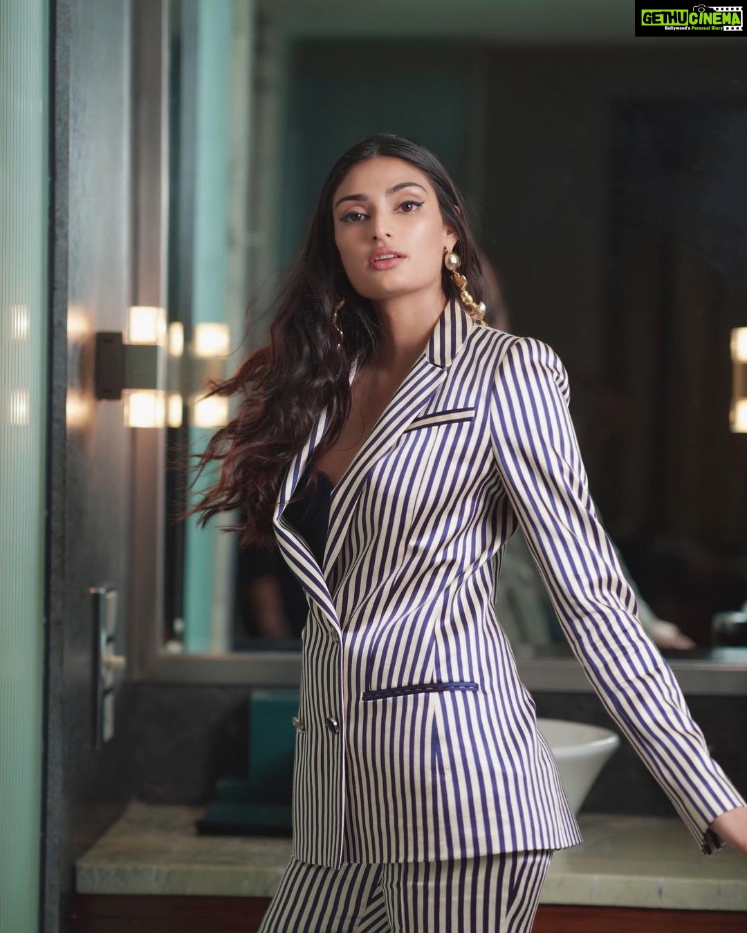 Athiya Shetty Instagram - bettlejuicebettlejuicebettlejuice 🎬
