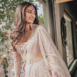 Athiya Shetty Instagram - you, me and a 90s playlist 💗