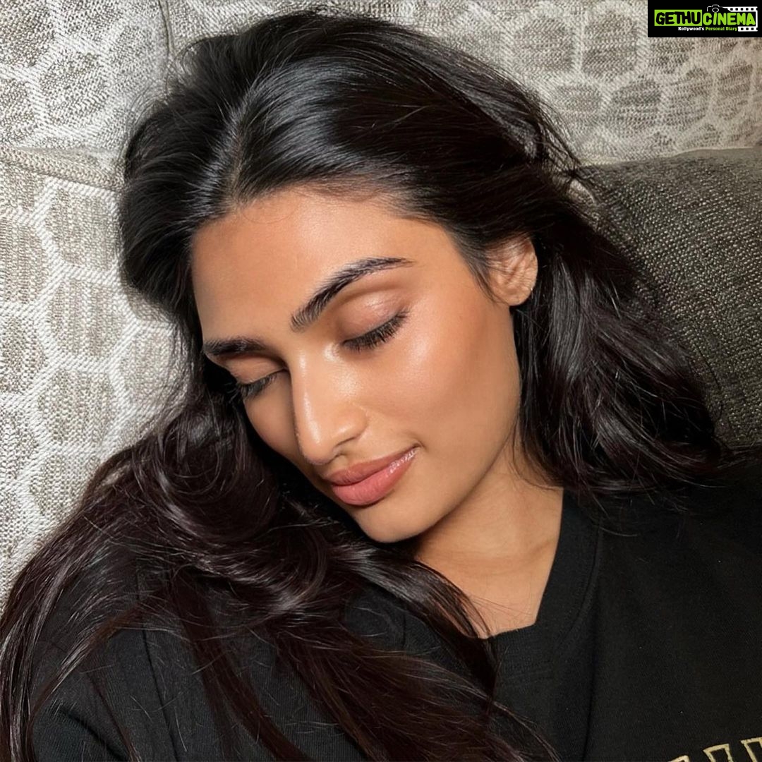 Athiya Shetty Instagram - ππππΉππΎππ½π π