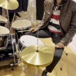 Bala Instagram - chumma oru scenuku sry to professional drums players❤ ennaiyum oru alai drums vasika vaithu video eduthathu @samvishal0928 mapla❤😘❤ thank you so very much mapla❤ @joshapp.tamil #josh