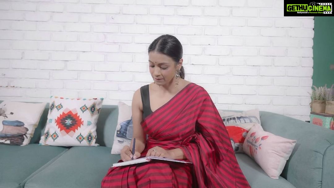 Barkha Bisht Sengupta Instagram - I completed my Pujo shopping list with something that makes me look and feel great! I am gifting myself great sleep with the Quboid Mattress from @duroflexworld It comes with a unique Copper-Infused 3 Zone NRG Layer that offers differentiated support and helps me energise for the Pandal Hopping. Have you included a good night's sleep to your shopping list yet? #NothingLikeDuroflex #FestivalOfChange #DurgaPuja #DurgaPujaShopping