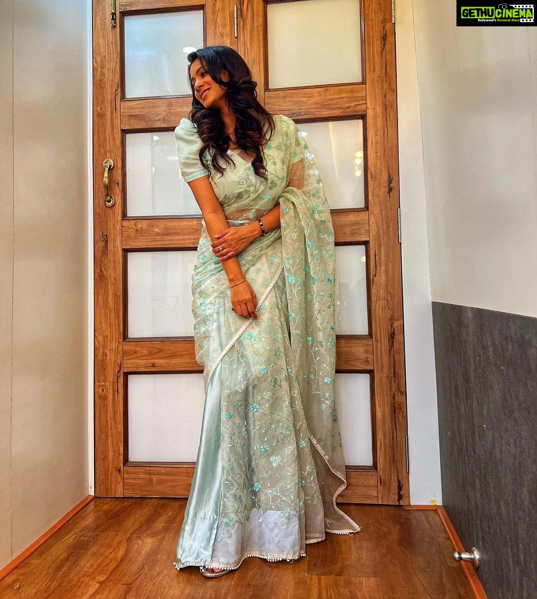 Barkha Bisht Sengupta Instagram - It takes nothing to join the crowd…. It takes everything to stand alone !