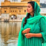 Barkha Bisht Sengupta Instagram – Day 2 of promotions started with blessings at the golden temple. #blessed #Mukhbir 11th Nov. @zee5

Wearing: @theworldofbhasha 
Styled by : @stylebyriyajn 
Jewellery: @outfitsbyriyajn 
Managed by : @silverbell.networks Golden Temple, Amritsar, India