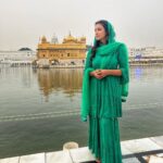 Barkha Bisht Sengupta Instagram – Day 2 of promotions started with blessings at the golden temple. #blessed #Mukhbir 11th Nov. @zee5

Wearing: @theworldofbhasha 
Styled by : @stylebyriyajn 
Jewellery: @outfitsbyriyajn 
Managed by : @silverbell.networks Golden Temple, Amritsar, India