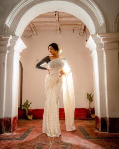Barkha Bisht Sengupta Instagram - White …. A blank page … so many possibilities !! 

📸 @charcoalmarks 
Wearing: @aankona.design.studio