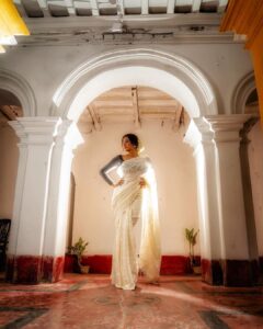 Barkha Bisht Sengupta Instagram - White …. A blank page … so many possibilities !! 

📸 @charcoalmarks 
Wearing: @aankona.design.studio