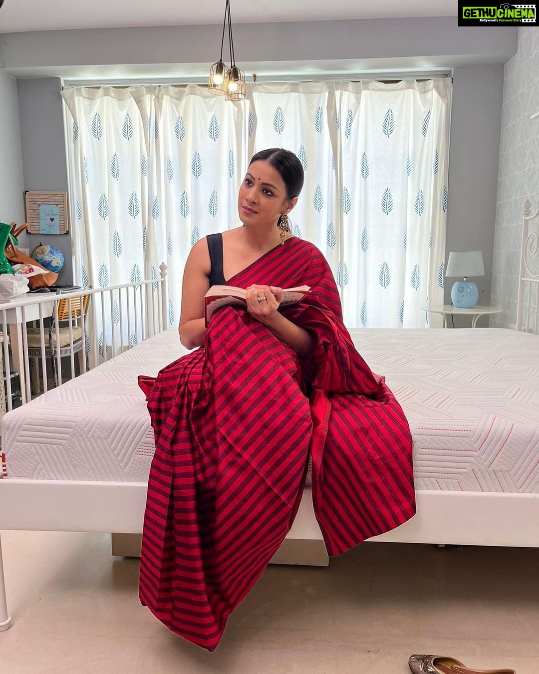 Barkha Bisht Sengupta Instagram - Navratri day 2 : ‘Red’ the history of color & color of ‘Grace’ ..!! . . @barkhasengupta wearing @mimamsaa Thank you @tlmconsultancy @stylebyriyajn Represented by @silverbell.networks . . #red #colorofgrace #navratriday2 #barkhabisht #silverbellnetworks Mumbai, Maharashtra