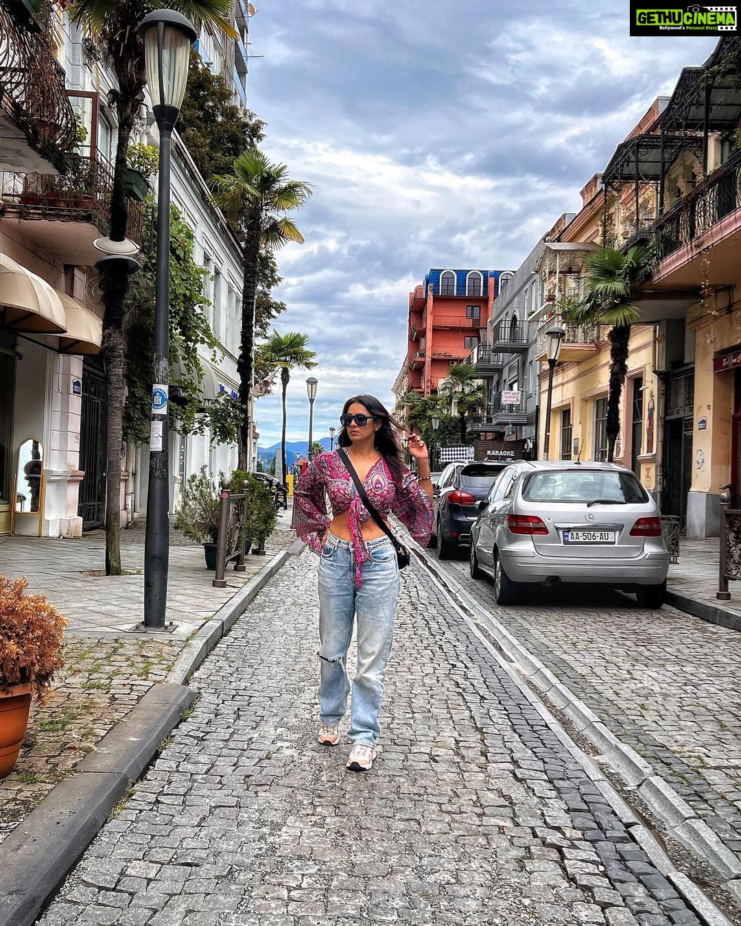 Barkha Bisht Sengupta Instagram - Travel …. Before you run out of time !! #georgia🇬🇪 #solotravel #traveldiaries #2022 Europe Square Batumi