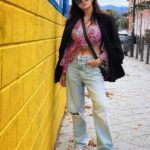 Barkha Bisht Sengupta Instagram - Travel …. Before you run out of time !! #georgia🇬🇪 #solotravel #traveldiaries #2022 Europe Square Batumi