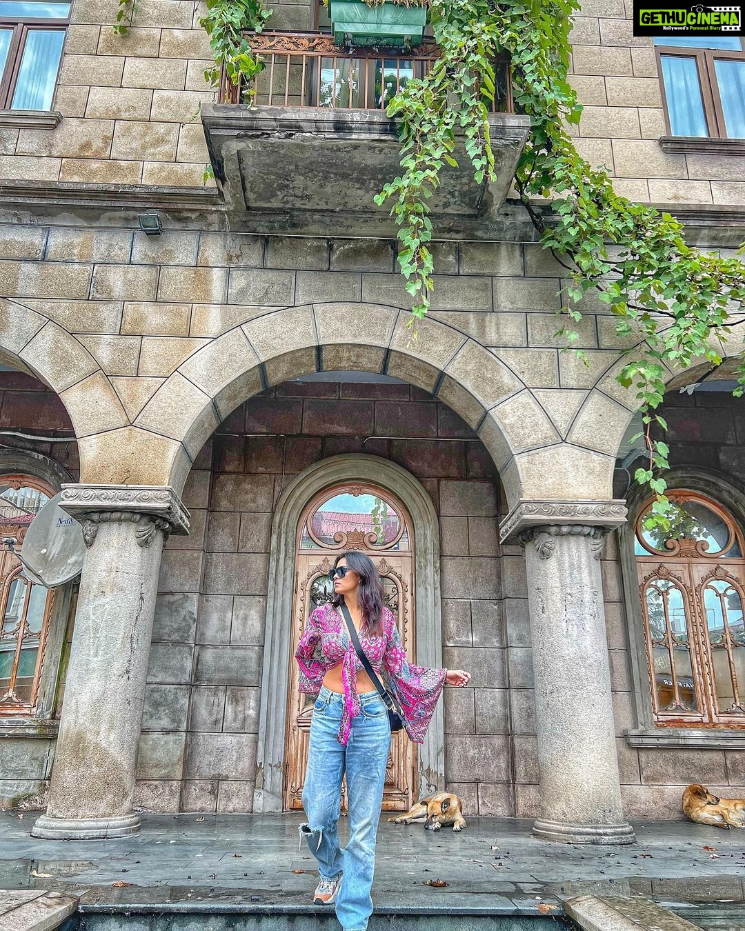 Barkha Bisht Sengupta Instagram - Travel …. Before you run out of time !! #georgia🇬🇪 #solotravel #traveldiaries #2022 Europe Square Batumi