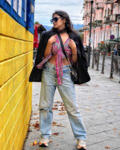 Barkha Bisht Sengupta Instagram - Travel …. Before you run out of time !! #georgia🇬🇪 #solotravel #traveldiaries #2022 Europe Square Batumi
