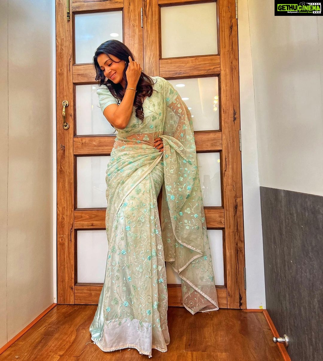 Barkha Bisht Sengupta Instagram - It takes nothing to join the crowd…. It takes everything to stand alone !