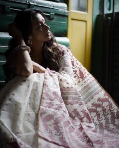 Barkha Bisht Sengupta Instagram - I found the muse in myself … and I loved her fiercely ! 

Wearing : @aankona.design.studio 
📸 @charcoalmarks 
Creative assistance: @palomachakraborty 
Makeup: @makeupartist_surajitbarik 
Hair: @sandip_nag 
Styling: @bavanya_thestylist