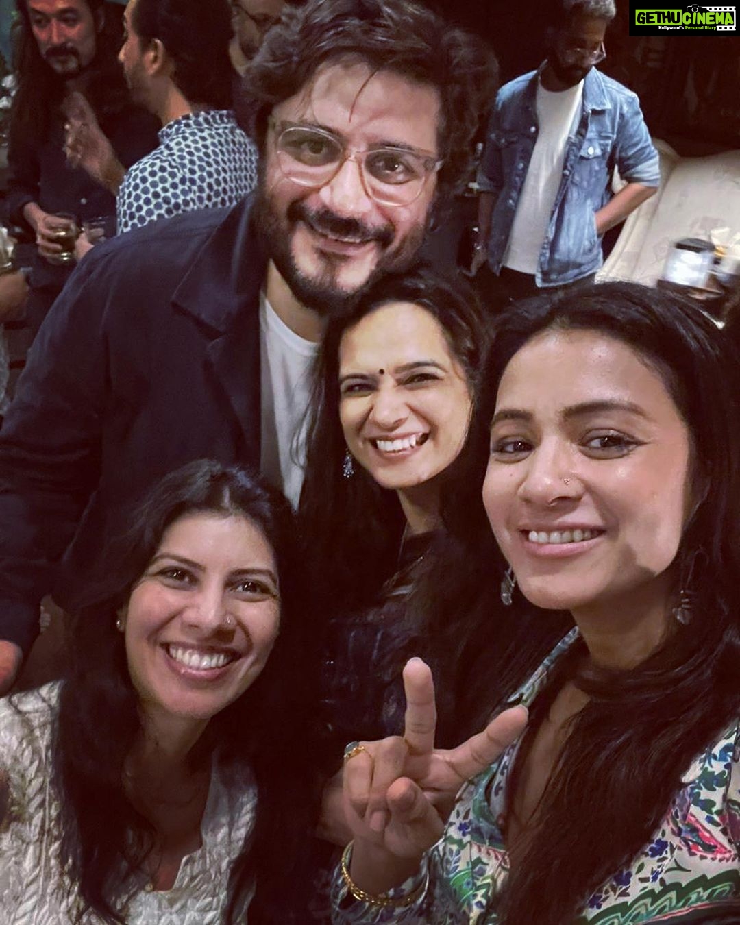 Barkha Bisht Sengupta Instagram - Celebrating our hardwork and love for creating good entertainment … this one is for all of us #teamduranga Duranga’ is live now on ZEE5 @goldiebehl @gulshandevaiah78 @nimishalok @pragatideshmukh @rohit_vir @dhamidrashti @abhijeetkhandkekar @zee5 @mutinous_me