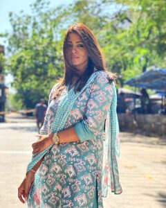 Barkha Bisht Sengupta Instagram - Just a good hair day !! 

Shades of brown and ash blonde by @sarfarazhairstudio