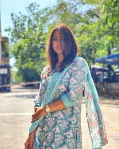 Barkha Bisht Sengupta Instagram - Just a good hair day !! 

Shades of brown and ash blonde by @sarfarazhairstudio