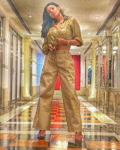 Barkha Bisht Sengupta Instagram - Keeping it earthy ! 

Wearing : @torqadorn 
Styled by : @bombaebyaisha