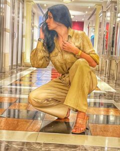 Barkha Bisht Sengupta Instagram - Keeping it earthy ! 

Wearing : @torqadorn 
Styled by : @bombaebyaisha