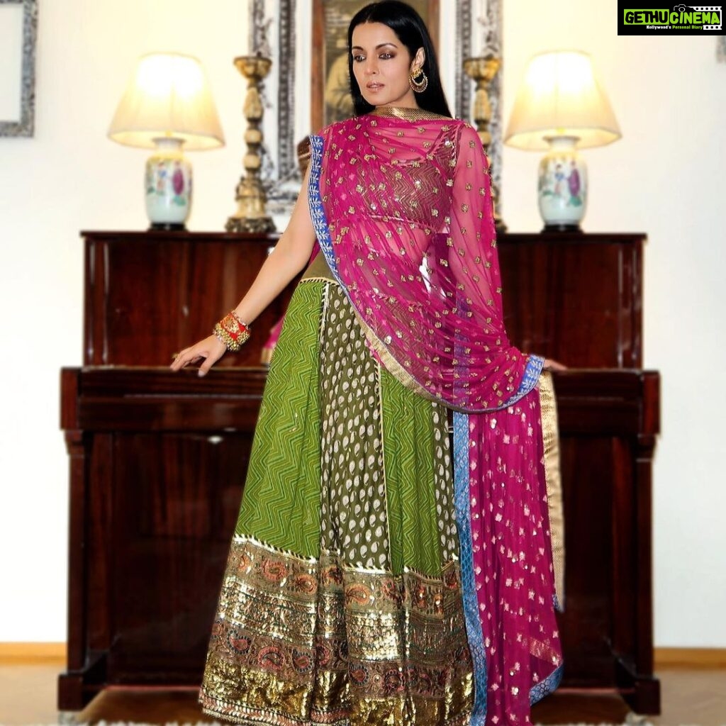 Celina Jaitly Instagram - “She was …Green with festivity…Bold with Gold and blushed Magenta that day because she held a key to a door which would always lead her to the land where all her good dreams came true.” #celinajaitly #celina #celinajaitley #indianwear #indianfashion #indiantraditionalwear #festival #green #gold #magenta #beautifulindiangirl #bollywood #missindia #missuniverse #beautyqueen #beautyqueens4ever #diwali Austria, Europe