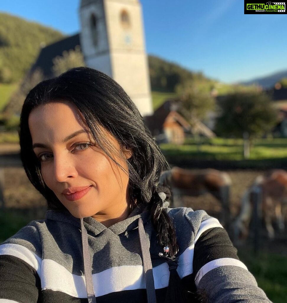 Celina Jaitly Instagram - Imperfectly Perfect !!! Someone with piggytails has some pony-tales to tell it seems… #celinajaitly #celinajaitley #celinainnature #austria #bollywood #ponies Austria, Europe