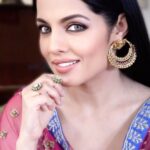 Celina Jaitly Instagram - Dear @disney Indian & South Asian girls have no representation in your fairytales we need a fairy tale bejewelled with bangles,bindis, jhoomkas,sarees and Lehengas , a lot of dancing and of course a big family with endless uncles and aunties …. …. Thank you ♥️ #disneyprincess #disney #fairytales #celinajaitly #celinajaitley #bollywood