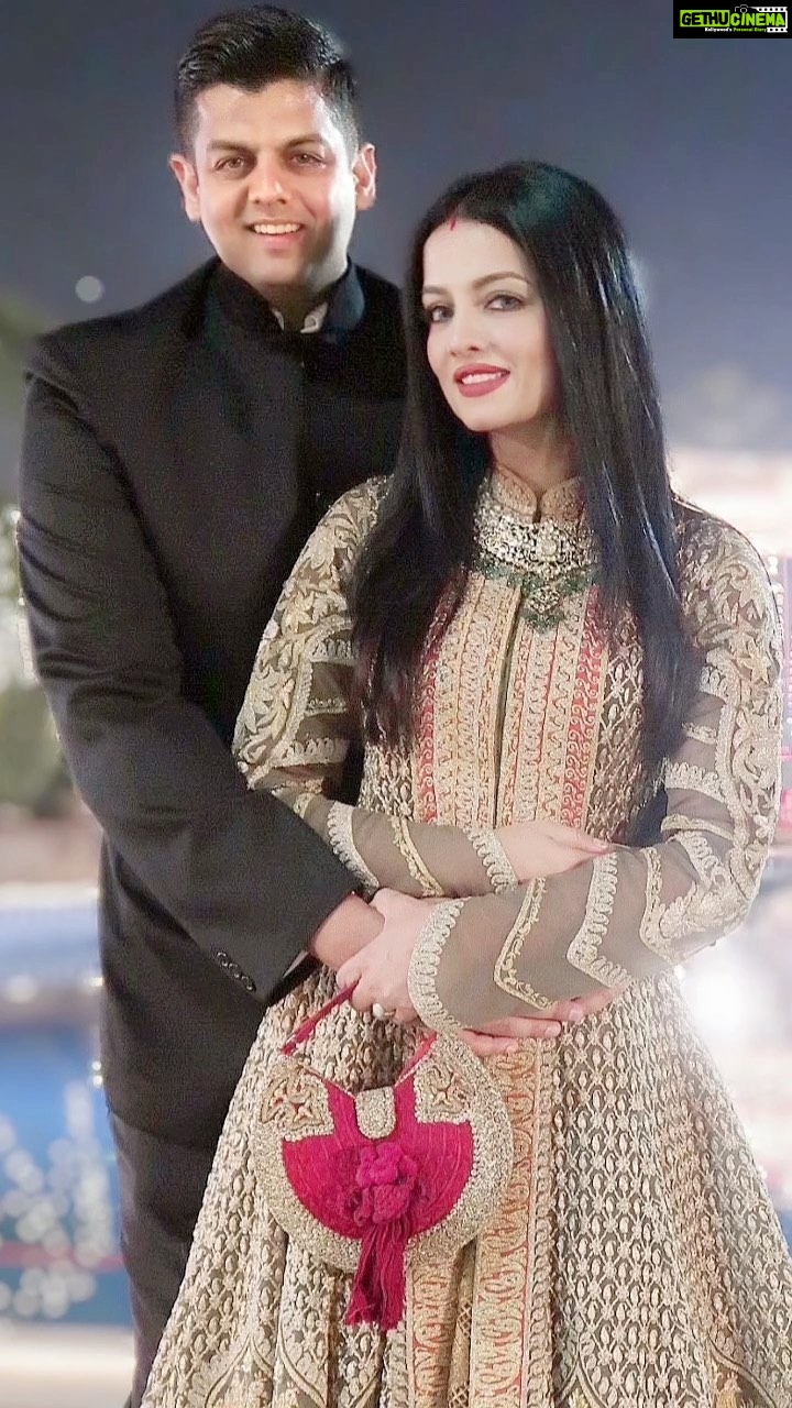 Celina Jaitly Instagram - Happy Rakshabandhan!! May all the brothers and sisters continue to find peace in harassing each other 😋 !! It has been such a wonderful journey with @supertrooperjets from stealing his Tee shirts to tearing his “Universal Soldier” posters to making him give me love advice from Valley deployment in middle of serious combat, the things we have done and to the things we are yet to achieve… love you Dog !!! Hameshaa !!! #rakshabandhan #siblinggoals #siblinglove👫 #brothersisterlove #armysiblings #armybrother #brothersister #rakhi #celina #vikrant #celinajaitley #celinajaitly #vikrantjaitly #family #🧿 #happyrakshabandhan #happyrakhi