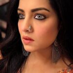 Celina Jaitly Instagram - #FromTheDeskOfCelinaJaitly Today on Maha Panchami during my prayers to Goddess (Maa) Durga I was wondering if divine power really exists, I wondered in my heart where does her divinity reside, is it still reachable in todays era ? Ironically and strangely half an hour later my iPhone displayed some “forgotten-in-folder” type on set continuity stills from my 2020 film SEASONS GREETINGS- A TRIBUTE TO RITUPARNO GHOSH by @ramkamalmukherjee and somehow I felt the image of Maa within these images of me, I had goose bumps and after the dramatic tele serial type background score of shankho & bells subsided in my mind I realised that the universe was answering my questions : I had asked my self where does Maa’s divine power reside ? Looking at these images I realised I have to look within my own self because Maa somehow was conveying that all women mirror her traits of being a single entity embodying ferocity as well as compassion in everyday life, smoothly transitioning through different roles. Maa Durga’s life and story provide invaluable learnings for women of all ages, the fact that within them resides the ability to be the protector and the care-giver…. The yin and the yang… All is within her and will always be for we should continue to strive to find the blessings and love of Maa Durga within us at each and every step of our life. !!! Makeup | @mainak.mk_up Hair | Rinki Tamang courtesy @thebridgettejonesfashionsalon #durgapooja #pujo #maadurga #durga #durgapuja #mahapanchami #celina #celinajaitly #celinajaitley #bollywood #divineintervention #women #womenempowerment Kolkata city of joy
