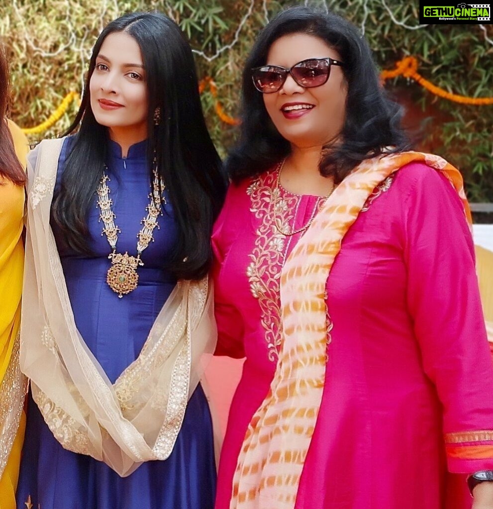 Celina Jaitly Instagram - I had no idea that this would be the last photo that mom and I would take together, you never really know the last time, but the love and the embrace… Yes it lasts for ever !! Happy birthday Ma… !!! (23rd May : Dr Meeta Jaitly ) #missyoumom #celinajaitly #celinjaitley #motherlove #ilovemymom #happybirthdaymom #mominheaven #restinpeace #mom
