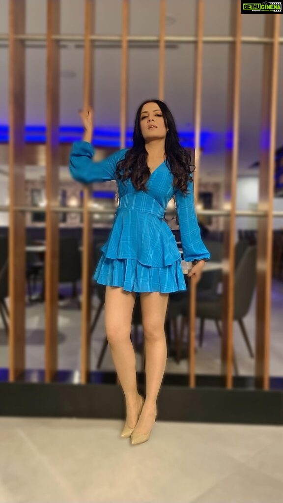 Celina Jaitly Instagram - Overwhelmed with all the love being received in Atlanta. All set for another wonderful night of events. Big shout out to the entire Gujarati Community of Atlanta: “tamne maline anand thaiyo !!! “ Love Always !!! See You Shortly !!!! #outfit : @newyorkeronline Austria/ Spring summer collection #shoes : Valentino @redvalentino #Makeup: @utiebeauty / Ritu Champaneri #Hair: Jagu Modi / @jagu.beauty #Beauty care: @swapnabeautyatlanta / Hetavi #womensupportingwomen #womenempowerment #allwomenteam #atlanta #beauty #actorslife #bollywood #indianactress #beautyqueen #missindia #missuniverse #celina #celinajaitly #celinajaitley #hair #makeupartist #hairdresser #beautifulgirls #teamindia #actorslife #gujarati #gujaratinews #events #atlanta #nriindians #indiansinamerica #bluedress
