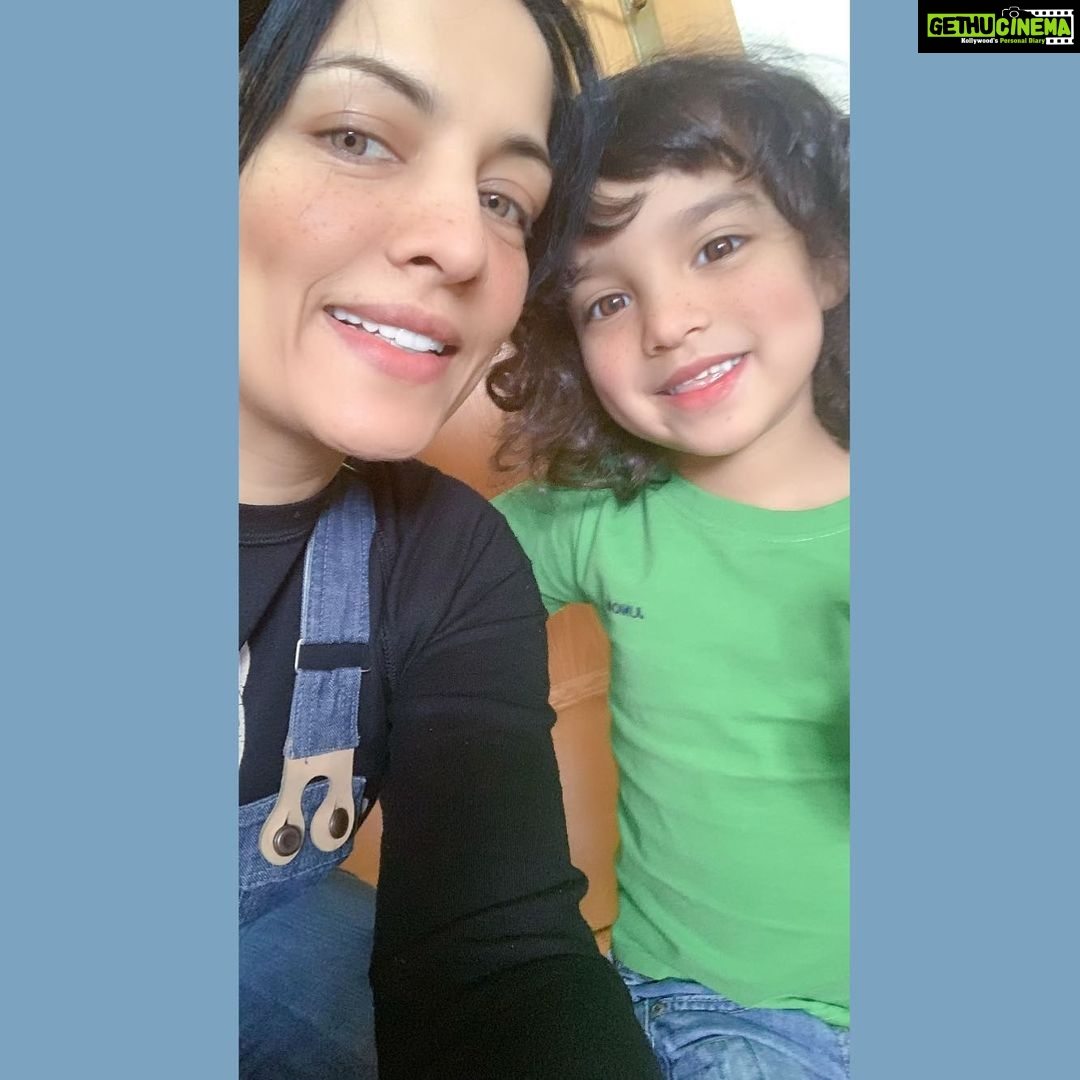 Celina Jaitly Instagram - When Baby No 3 recommends a “holiday” selfie first thing in the morning on a Tuesday. 🧿 @arthurjhaag 🧿 #celinajaitly #celina #celinajaitley #arthur #arthurjhaag #haagbrothers #austria #babyno3 #twinsplusone #momofboys #momof3 #toddler #toddlerlife #internationalfamily #indian #österreich #european #europe Austria, Europe