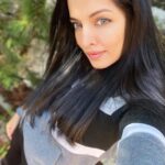 Celina Jaitly Instagram - Nature is cheaper than therapy so let’s wander where the WiFi is weak…. I am proof that life is better in hiking boots !! #austria #celinajaitly #outdooradventures #readyforworkout #workoutmotivation #celinainnature #celinajaitley #hiker #hikerlife #fitgirl #bollywood #missindia #missuniverse #österreich Austria, Europe