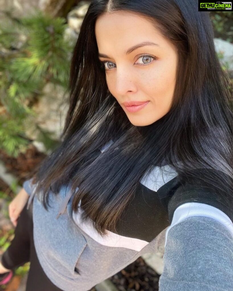 Celina Jaitly Instagram - Nature is cheaper than therapy so let’s wander where the WiFi is weak…. I am proof that life is better in hiking boots !! #austria #celinajaitly #outdooradventures #readyforworkout #workoutmotivation #celinainnature #celinajaitley #hiker #hikerlife #fitgirl #bollywood #missindia #missuniverse #österreich Austria, Europe