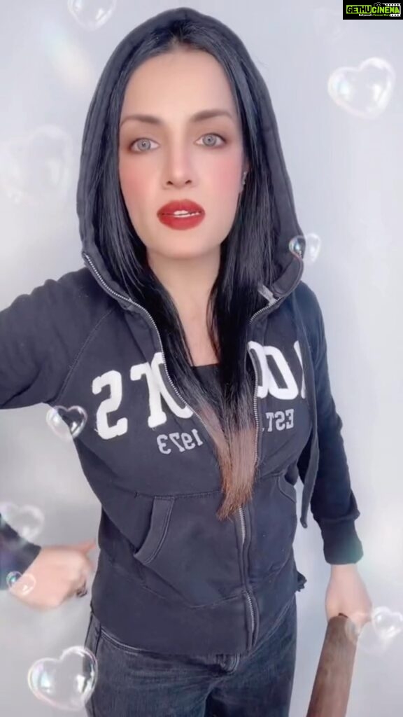 Celina Jaitly Instagram - Happy Valentine’s Day, please re share this public service message ! Ps: I Love You @haag.peter thanks for bearing mad me…. yours hameshaa … PeterPyaari !! Sound Credit @therealoverloadcomedy on @tiktok #celina #celinajaitly #celinajaitley #bollywood #funnyhindi #funnyindian #funnywomen #humour #marriagehumor #happyvalentinesday #valentines #viral #browngirl #marriagecomedy #marriedlifebelike #funny #mauritius #uk #usa #uae #wife #valentinstag #internationalmarriage #peterhaag #peterpyaari