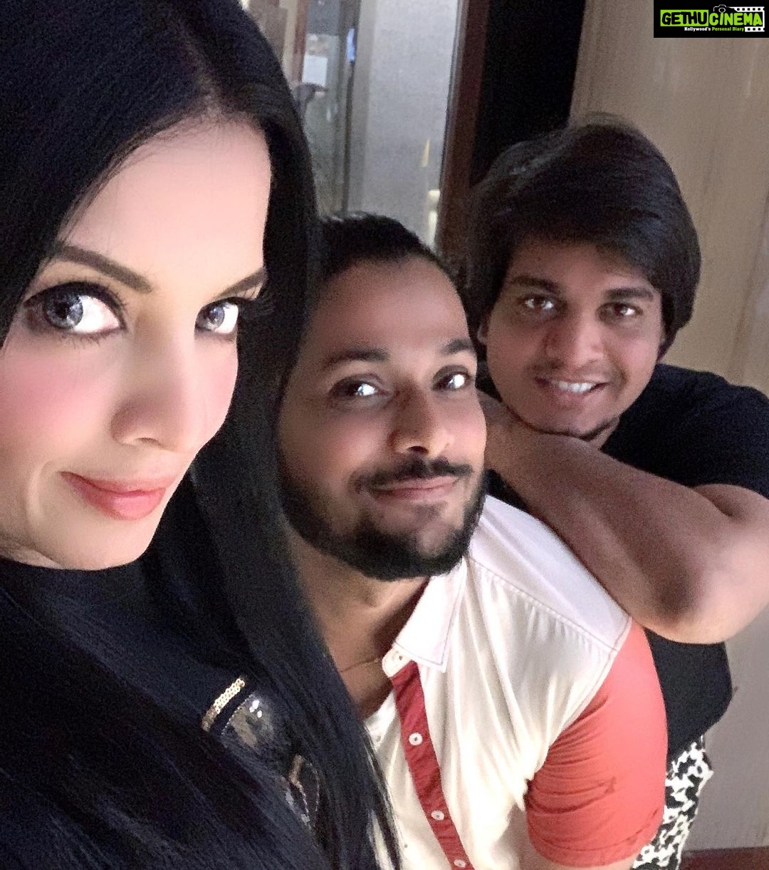 Celina Jaitly Instagram - Happiest birthday to the most amazing man who is like the little sister I never had…. Love you Mutki urf @ashishsrivastava missing you dearly… 💜💙💚💛🧡❤️ Lob you Indu @ragebydkloset thanks for bringing Mutki into the family !!! #queens #queensofinstagram #gay #haag #hagsofinstagram #gaybestfriend #lgbt #queer #celina #celinajaitly #celinajaitley #birthday #birthdayqueen #bollywood #lgbtindia #lgbtcouple #bff #queerbff The Lalit Mumbai