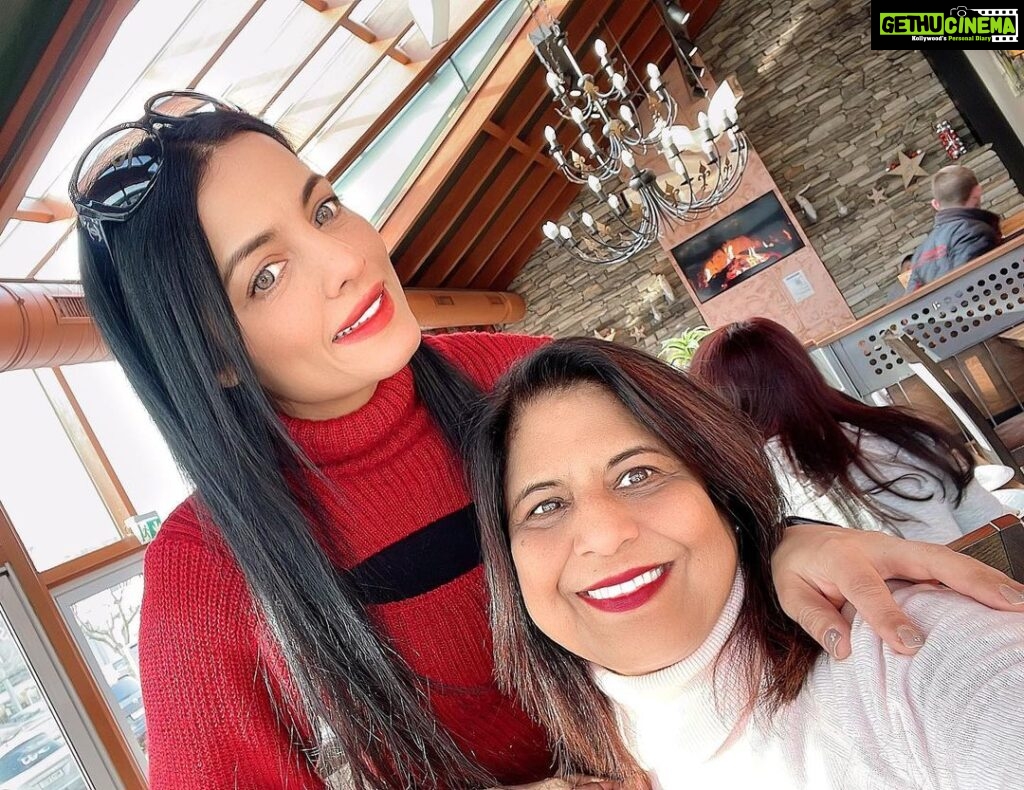 Celina Jaitly Instagram - Christmas Shopping with my Masi ( Aunt | Tante ) @sabita7545 in Austria 🇦🇹!!! Only an aunt can give hugs like a mother, keep secrets like a sister, and share love like a friend and shop with you like there is no tomorrow ! Feel blessed to share these wonderful moments with family!!! ♥️🤍♥️ #celinajaitly #celina #celinajaitley #austria #christmas #christmasshopping #mountainlife #alpinelife #withmyaunt #armydoctor #indianarmy #auntsofinstagram #masi #family #shopping #bollywood #beautyqueen Austria, Europe