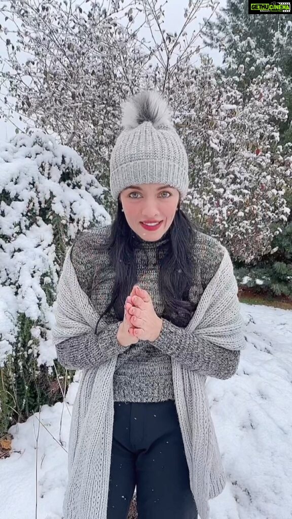 Celina Jaitly Instagram - A very special birthday wish from snowy Austria for my God-niece @sahira_sapru who is rocking her twenties … You are my first live Doll and will always be Kookie Mama’s favourite piece of pie. Have a super birthday and rest of my lecture will be delivered in person lol 😂!! (PS: This reel is dedicated to all girls entering their twenties… time to win the journey ahead my champs I wish you the best !!) #happybirthday #birthdaygirl #neice #celina #celinajaitly #celinajaitley #austria #snowday #bollywood #girltalk #girlpower #tipsforgirls #liveauthentic #alpinebabes #ilovebeinganaunt