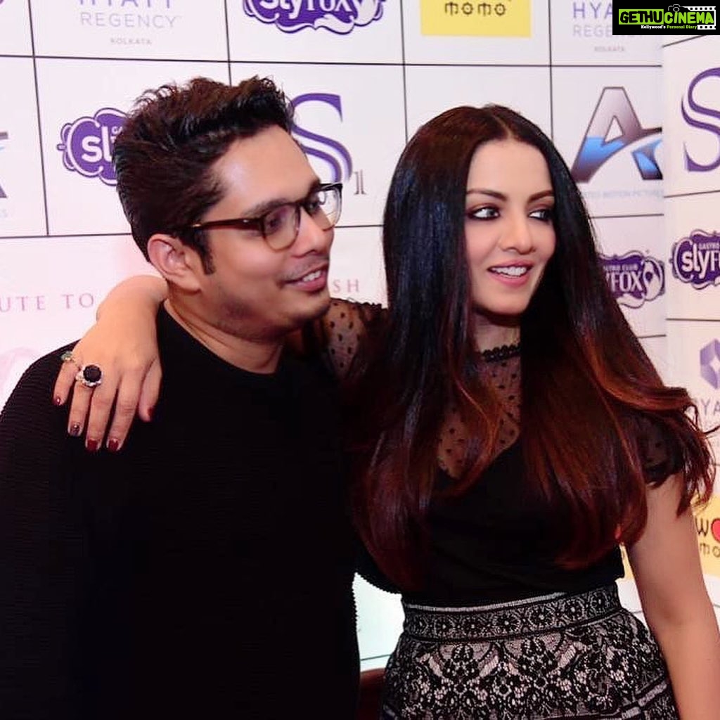 Celina Jaitly Instagram - Hearty congratulations to my little bro and producer of SEASONS GREETINGS- A TRIBUTE TO RITUPARNO GHOSH @imaritrads & his beautiful wife @poojarajak14 … You guys finally did it and that too in Johrahat Assam where I spent two wonderful years of my childhood. I wish you both a happy and healthy future and don’t forget one thing…. A perfect marriage is just two imperfect people who refuse to give up on each other. Love and dua’s #wedding #indianweddings #celinajaitly #celina #celinajaitley #bollywood #films #filmproducer