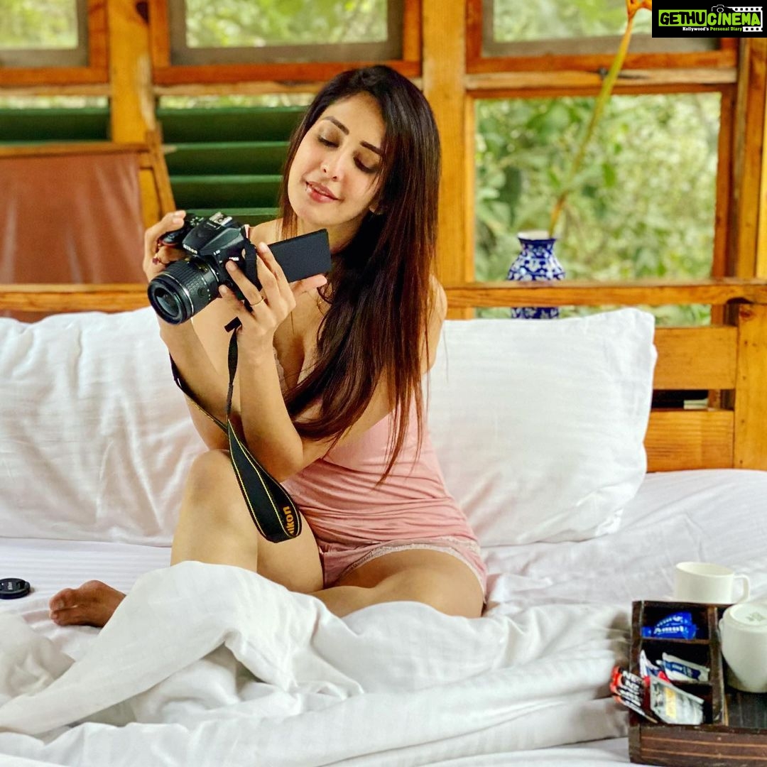 Chahatt Khanna Instagram - Things Iam still learning.. 🎥 #ck #learning #home #chahattkhanna #lazy