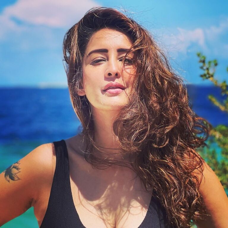 Chahatt Khanna Instagram - 🌊 #chahattkhanna #ocean #summerday #indian #vacation #travel #maldives #beautifuldestinations Paradise Island Maldives