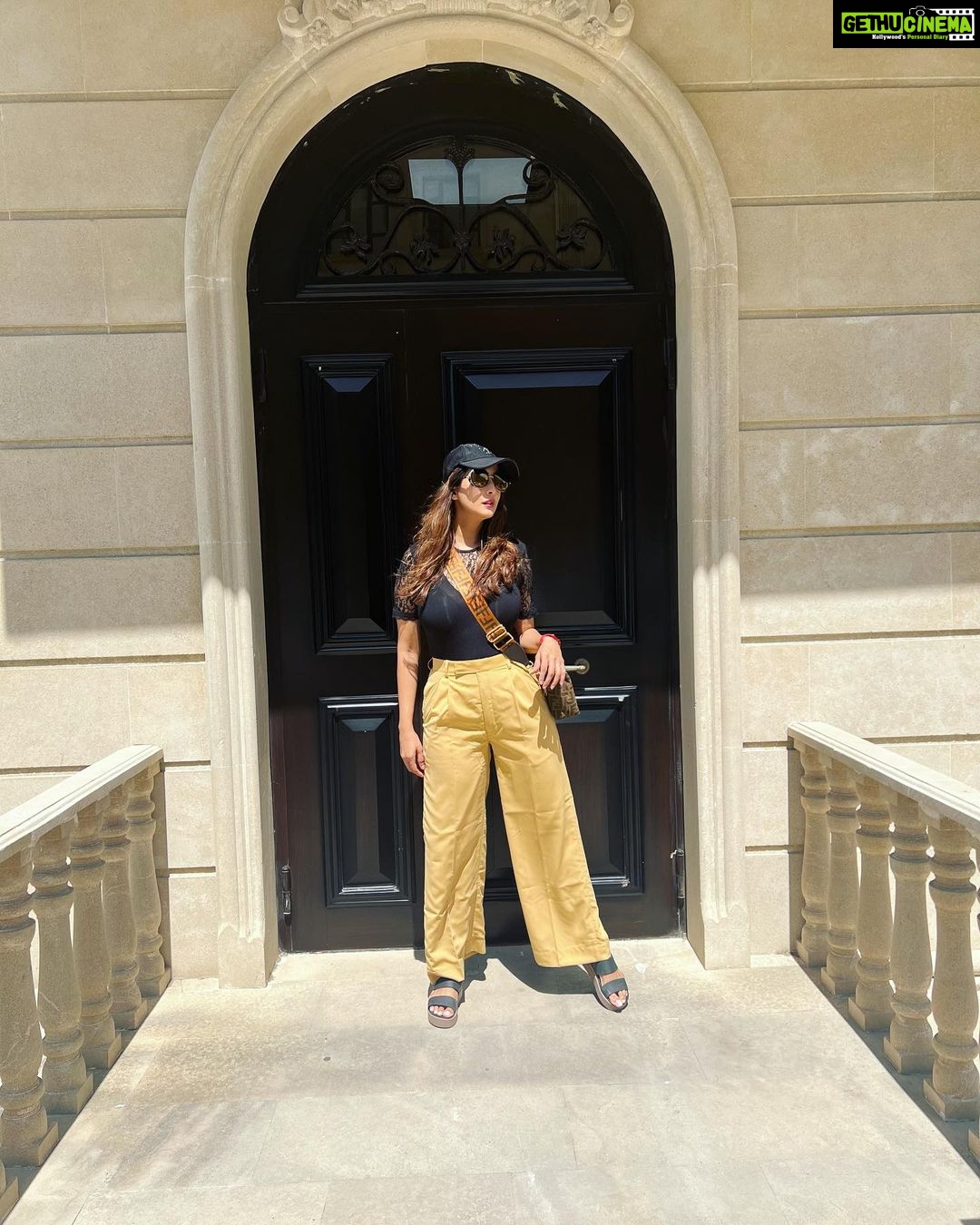 Chahatt Khanna Instagram - Just hanging around… Outfit @ammarzofashion #travelphotography #beautifuldestinations #azarbayjan #chahattkhanna #dayout #life #lifestyle #happiness #travelling #fashion #ammarzo #pants #ammarzogirl #streetstyle #casualstyle #indiangirl Baku, Azerbaijan