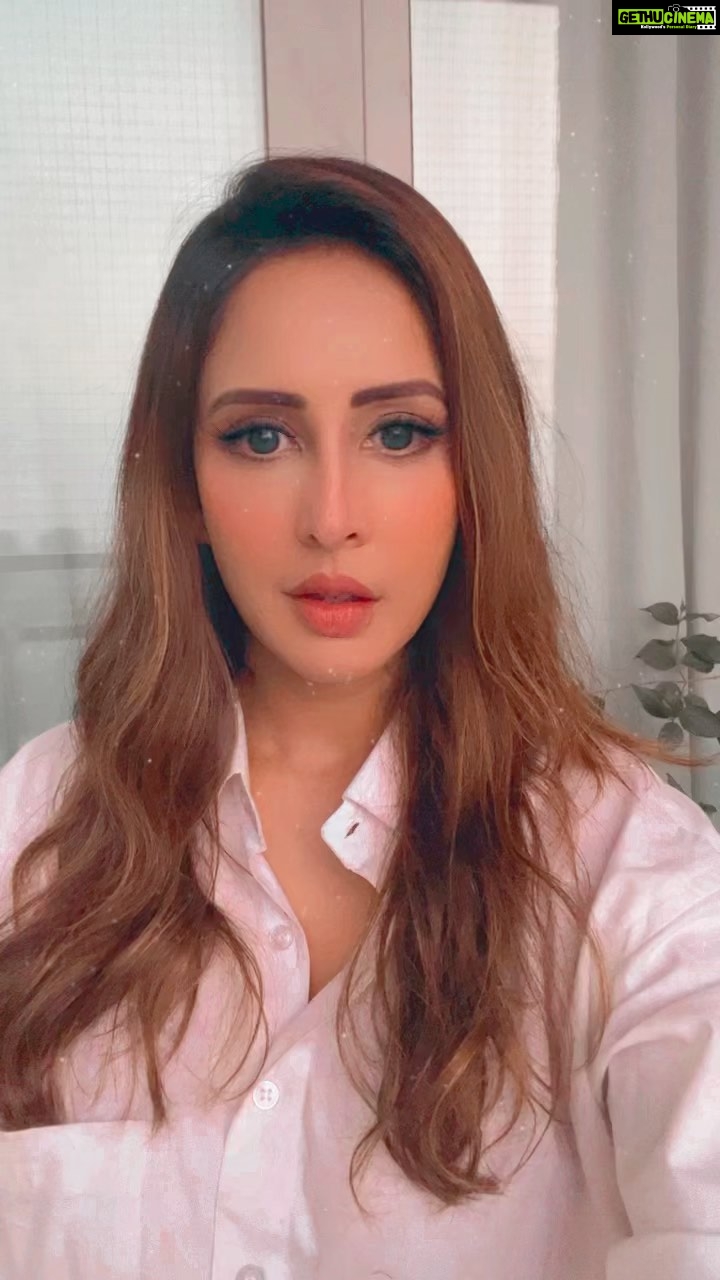 Chahatt Khanna Instagram - This is me when Iam crushing on him 🥰🥰🥰