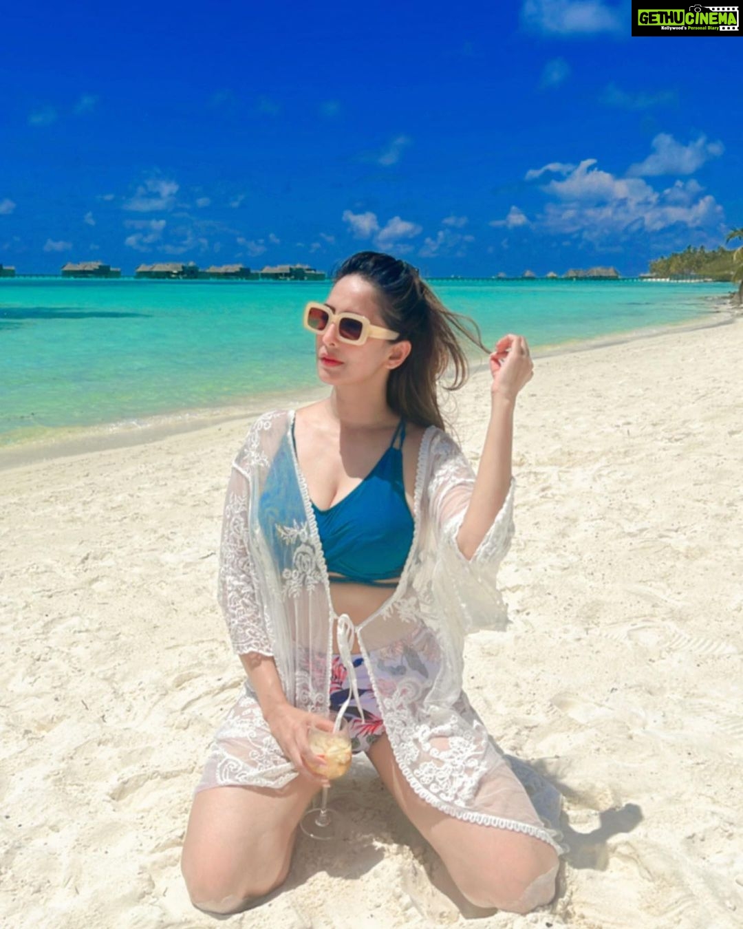 Chahatt Khanna Instagram - Breathe … #beachlife #goodvibes #chahattkhanna #freedom #flyhigh #flysolo #